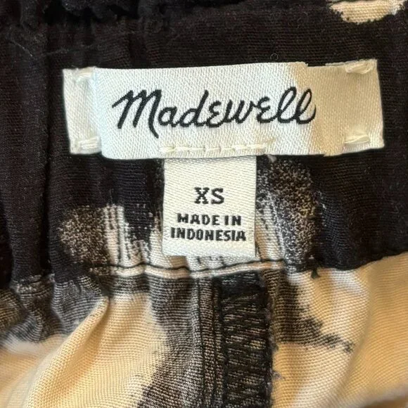 Like New Madewell Drapey Pull-On Shorts in Ikat Floral, Size XS - Picture 6 of 6